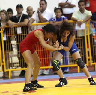 En las divisiones de 46 kg y 60 kg, Mariana Díaz y Míriam Flores lucharon sus finales. Cosechan preseas en selectivo
