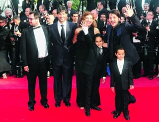 El actor Diego Luna fue ovacionado con un par de minutos de aplausos tras la presentación de su película Abel, en la sección oficial del Festival Internacional de cine de Cannes, en Francia.