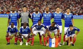 Jugadores de la selección de futbol de Francia pasaron entre sábado y domingo por controles antidopaje sorpresa, en la concentración que realizan rumbo a la Copa del Mundo Sudáfrica 2010.