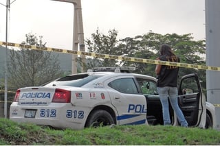 Ataque. Un policía municipal de Allende fue asesinado por un comando que disparó contra la patrulla en la que se desplazaba, mientras que otros dos agentes preventivos fueron atacados en San Pedro Garza García, en Nuevo León