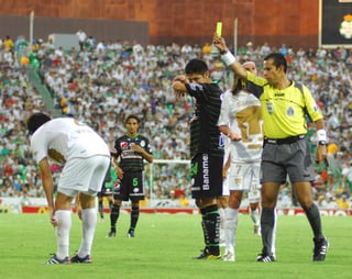 Rodrigo “Pony” Ruiz entró de cambio en la segunda mitad y le dio un pase de gol a Oribe Peralta para quemarcara la cuarta anotación.