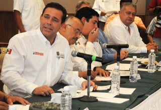 Tira la toalla.. El gobernador de Tamaulipas, Eugenio Hernández Flores, aseguró que el mando único es una buena opción.