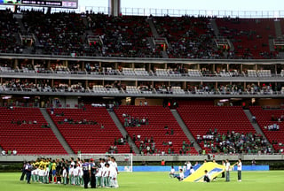 El estadio Omnilife de las Chivas de Guadalajara no tuvo las entradas que se esperaban y lució prácticamente solo gran parte del Torneo Apertura 2010. (Jam Media)