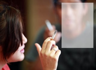 Matados. Si bien hay casi tres hombres adultos fumadores por cada mujer, en los adolescentes la relación es uno a una.