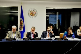 CIDH. De izquierda a derecha, los miembros de la CIDH, Paulo Sérgio Pinheiro, Rodrigo Escobar Gil y Felipe González.