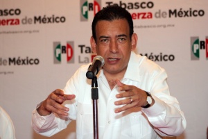 El coordinador de la bancada del PRD en San Lázaro acusó al presidente nacional del PRI de querer obtener recursos para pagara la deuda que dejó como gobernador de Coahuila.