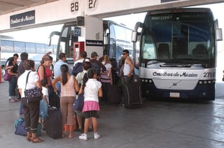Afluencia. En la semana vacacional, hubo más personas que asistieron a la Central de Autobuses para trasladarse.