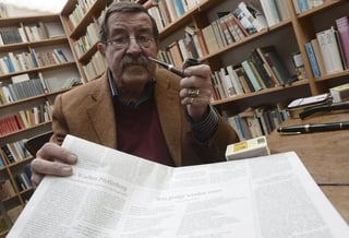 El autor. El Premio Nobel de Literatura Günter Grass en su casa de Behlendorf, Alemania, antes de ser internado.