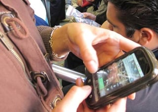Fallas técnicas. La mañana de ayer miles de usuarios de la red Telcel en La Laguna experimentaron fallas. Los clientes no podían mandar mensajes de texto ni realizar llamadas. (ARCHIVO)