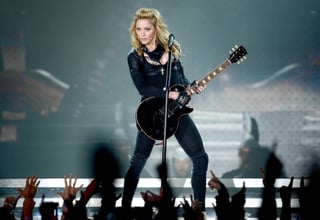 No cabe duda de que a Madonna le quedan tantos años de polémica como de carrera. 