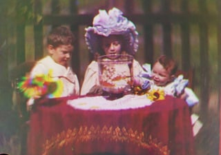 La filmación, que muestra las primeras imágenes capturadas en color natural en toda la historia, data de 1902. AP