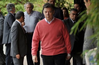 Cirugía.  El presidente de Colombia, Juan Manuel Santos, sale de la Clínica Fundación Santa Fe de Bogotá.