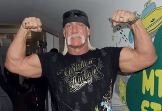 Un gran lío. El amigo que supuestamente grabó el video sexual del luchador, ahora argumenta que Hogan es un mentiroso.
