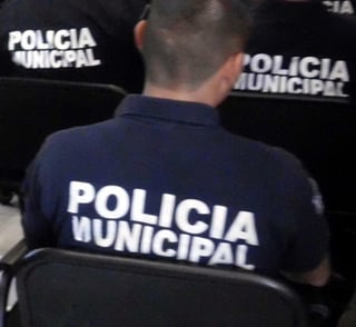 De acuerdo a lo que manifestó Juan Montañés, director del área de comunicación social del municipio de Piedras Negras, en lo que va del años suman 70 los policías que han sido dados de baja.