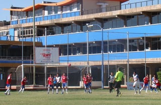 Están definidos los ganadores en la XV Copa Coca Cola de Futbol 2012; los campeones esperan a los monarcas de otros municipios para seguir jugando. Termina Copa Coca Cola en Madero