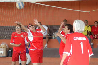 El cachibol femenil volvió a dar a Torreón y Coahuila una medalla de oro, ello durante los Juegos Nacionales Deportivos y Culturales del Adulto Mayor. Regresan triunfadores del Nacional de Adultos Mayores