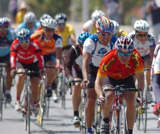 Gran cantidad de pedalistas regionales y de otras ciudades del norte de México estarán en acción hoy durante el desarrollo de la tradicional Vuelta Ciclista a La Laguna. 