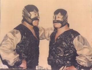 Los Hermanos Star I y II, dupla lagunera surgida en la década de los 80's, la cual a sus casi 28 años de vida,
se mantiene vigente y en el gusto de los aficionados a la buena lucha libre.