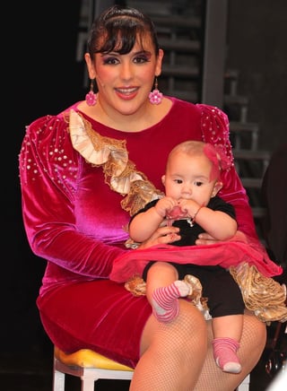 Teatro. La pequeña Angélica Maciel debutó en el musical Mentiras.