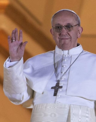  El papa Francisco, el cardenal argentino Jorge Mario Bergoglio, dijo hoy en sus primeras palabras a los fieles que 'parece que los cardenales han ido a buscar al nuevo pontífice al fin del mundo'.  (EFE)