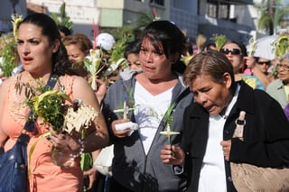 Jornada de fe. La Diócesis de Torreón celebró ayer el inicio de la Semana Mayor con las  actividades del tradicional Domingo de Ramos, se hizo una procesión desde la Plaza Mayor hasta la Catedral.