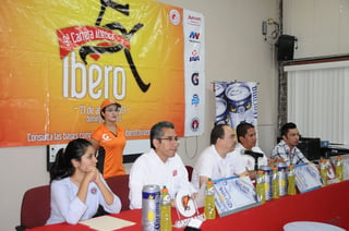 La novena edición de la Carrera Atlética 5 K Ibero fue presentada ayer de manera oficial, la competencia se celebrará el domingo 21 de abril a las 8:00 horas con Salida y Meta en el plantel. (Fotografía de Jesús Galindo López)
