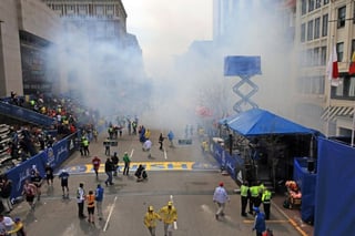 El gobernador de Massachusetts calificó las explosiones de ayer como 'un acto de terror'. (AP)