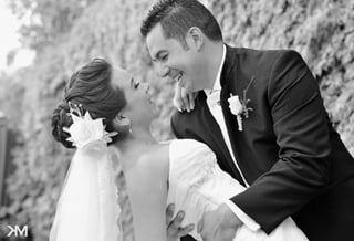   Lic. Cynthia Ávila Díaz e Ing. Gustavo Isaac Durán Téllez felices el día de su matrimonio.- KM Fotografía
