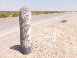 Sin mantenimiento. Rumbo al ejido La Partida de Torreón se pueden apreciar elementos dañados por la falta de mantenimiento.