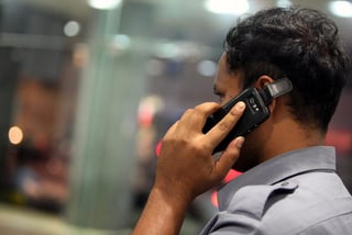 Actualmente la prohibición para acceder a teléfonos celulares o equipos de cómputo está dirigida a los presos, y en menor medida a los trabajadores de los centros penitenciarios. (ARCHIVO)