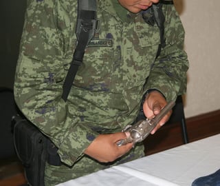 Campaña. Ciudadanos entregaron las armas a los elementos de la Secretaría de la Defensa Nacional.