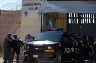 Batalla. Nueve personas murieron, cinco hombres armados y cuatro reos, en el Cereso de Tuxpan, en la ciudad de Iguala.