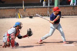 Ferrovías Gubaro derrotó a Simas Torreón por score de 7-3 en la Liga de Beisbol de Veteranos. 