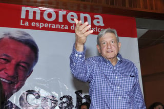 Promoción. El excandidato visitó ayer Torreón y San Pedro para promover asamblea de Morena.