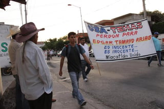 Familiares y amigos de Tamayo marcharon ayer a la capital morelense en búsqueda de apoyo para detener su ejecución. (Archivo)