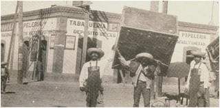 Fachada de la papelería 'El Modelo', a principios del Siglo XX.
