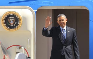 El presidente de Estados Unidos, Barack Obama arribó a Toluca para participar en la Cumbre de Líderes de América del Norte. (EFE) 
