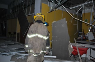 Explosión. Provocó daños materiales de consideración en el edificio municipal.
