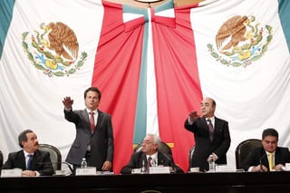 Comparecen. El director general de Pemex, Emilio Lozoya y el procurador general de la república, Jesús Murillo Karam.