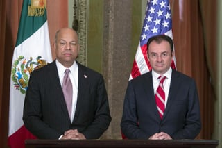  Reunión. El secretario de Hacienda, Luis Videgaray Caso y el secretario de Seguridad Nacional de Estados Unidos, Jeh Johnson. 