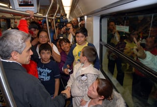 Construcción. En la imagen un recorrido del jefe de gobierno por el Metro de la ciudad. La línea 12 presenta graves problemas.