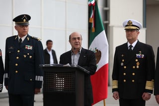 Evento. El procurador general de la República de México, Jesús Murillo Karam (centro), durante un evento público. 