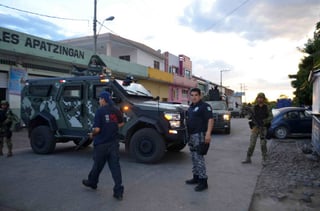 Operativos. Militares y policías federales mantienen fuertemente vigilados varios municipios de Tierra Caliente ante la violencia.