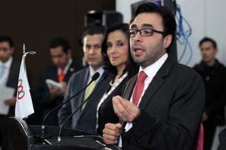 Comisionados. El presidente del IFT, Gabriel Saldívar, junto a los comisionados Adriana Labardini y Adolfo Cuevas.