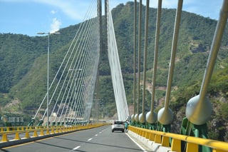 Postura. Ejidatarios señalan que fueron afectados con la construcción de la carretera Durango-Mazatlán.