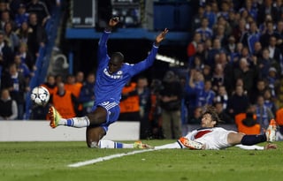 Demba Ba fue el héroe con un gol al minuto 87, que significó el pase a semifinales para los Blues. (AP)