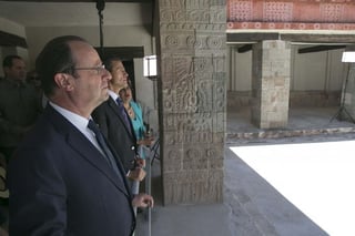 Teotihuacán.  El presidente de México, Enrique Peña Nieto (d), y su homólogo de Francia, François Hollande.