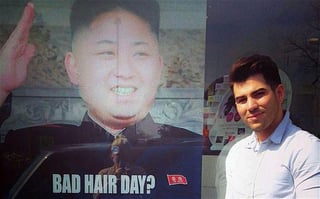 El peluquero utilizó la imagen del líder norcoreano para promocionar su negocio. (Especial)