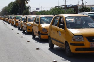 Aseguran. Taxistas aseguran estar en regla, pero les urge un incremento.