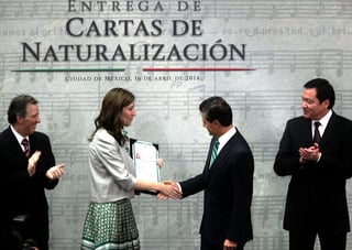 Ceremonia. El presidente de México, Enrique Peña Nieto, encabezó la ceremonia de entrega de cartas de naturalización.
